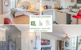Jasmin Roanne centre-ville - Parking&Clim